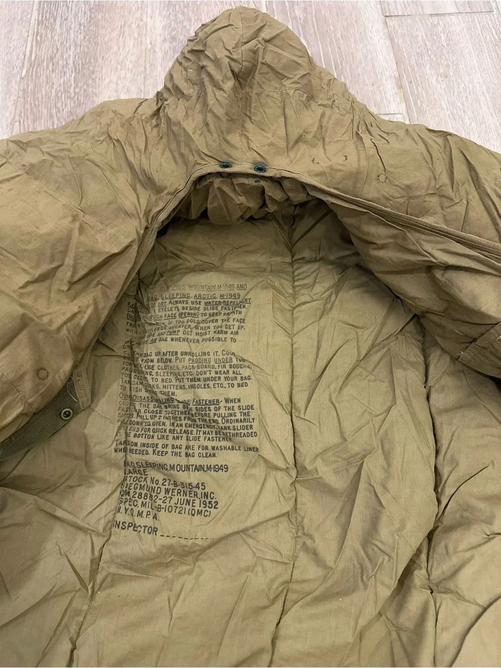 VTG U.S. Army M-1949 Mountain Sleeping Bag, Size: Large